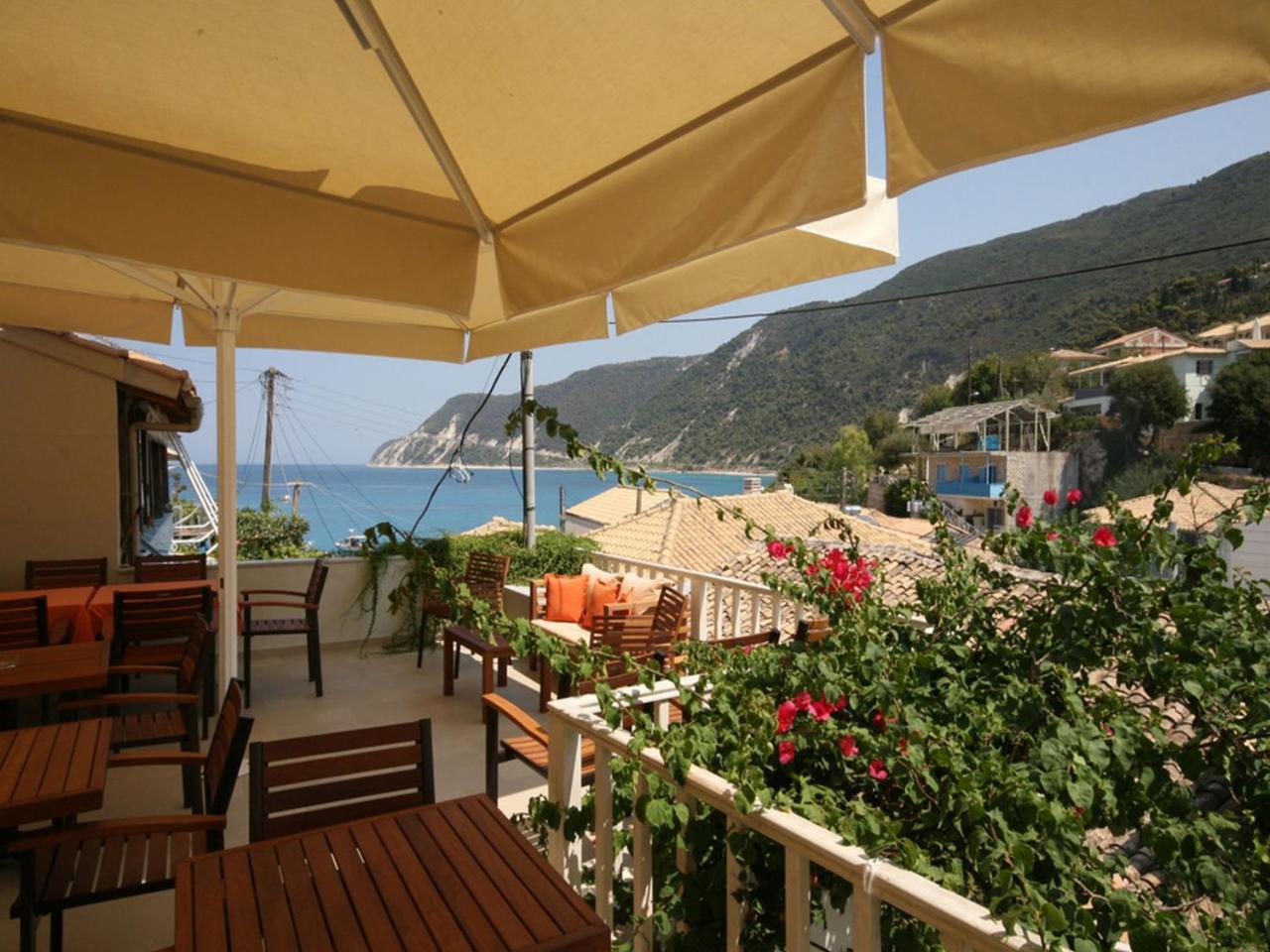 Ionis Hotel Agios Nikitas Exterior photo